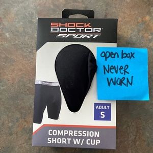 Shock Doctor compression short w/cup